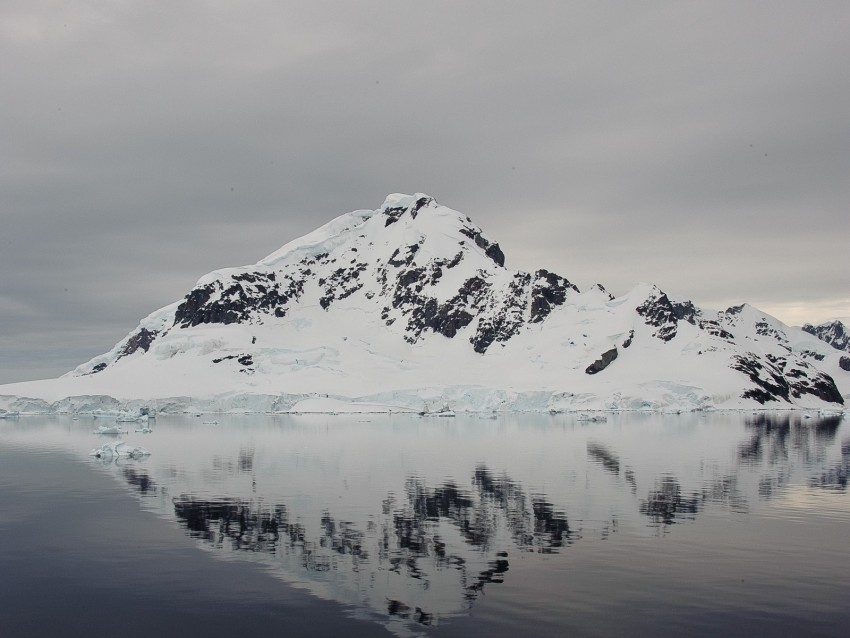Free download | HD PNG mountain ocean snow reflection 4k wallpaper | TOPpng
