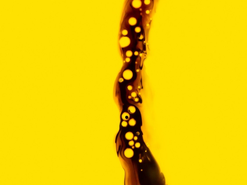jet, liquid, air bubbles, pour, aerated, dark, yellow