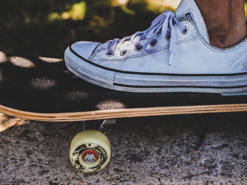 skateboard, wheel, foot, shoes, white, skate